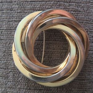 Gold Interlocking Circle Brooch, Statement Pin Vintage, Excellent Condition, Box